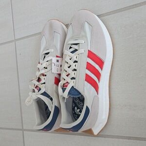 Adidas Retropy E5, Mens size 10.5, white red blue